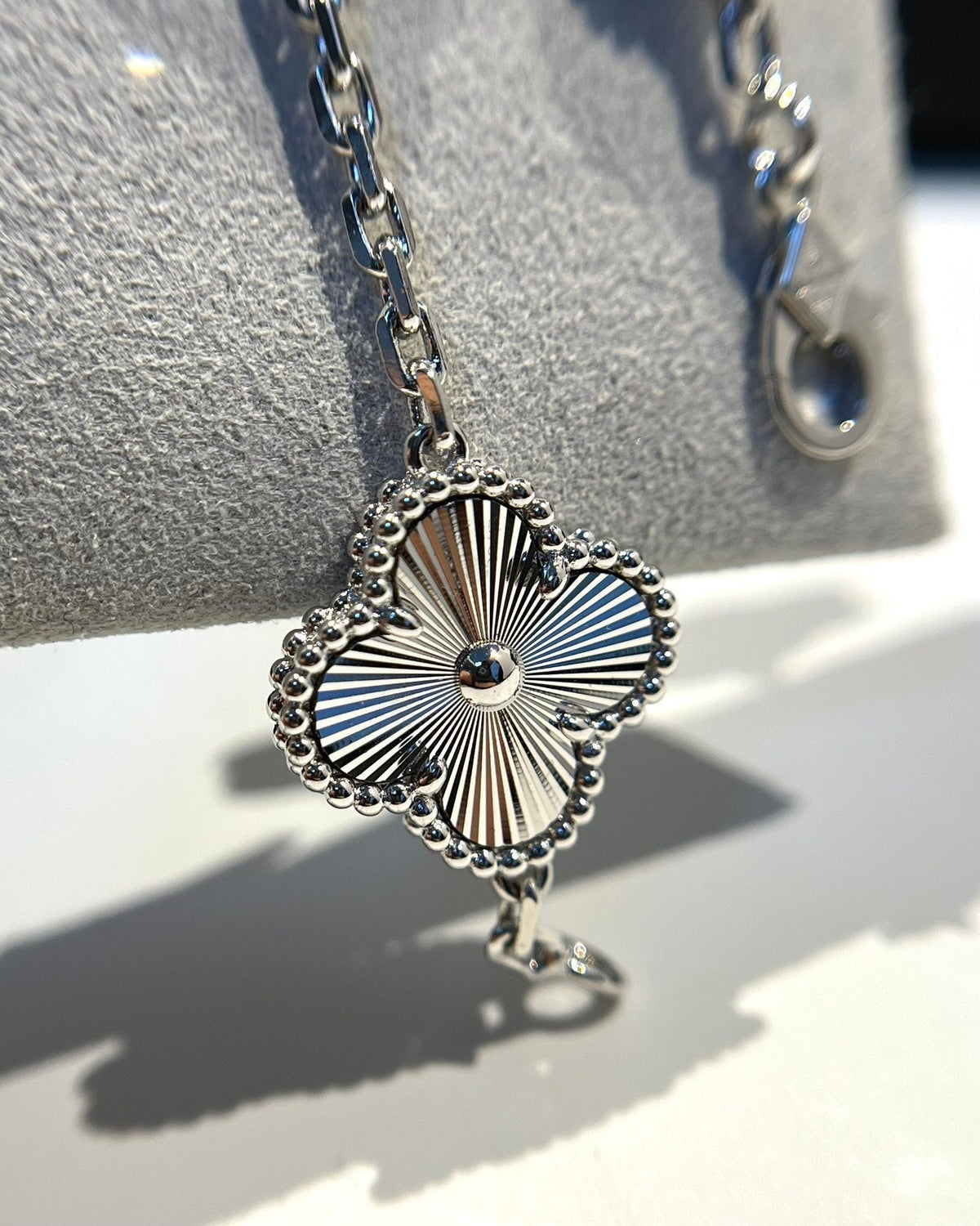 [⭐Renara] CLOVER 5 MOTIF LASER BRACELET COLLECTION