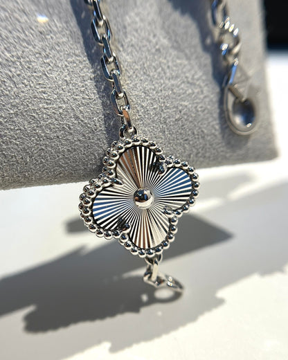 [⭐Renara] CLOVER 5 MOTIF LASER BRACELET COLLECTION