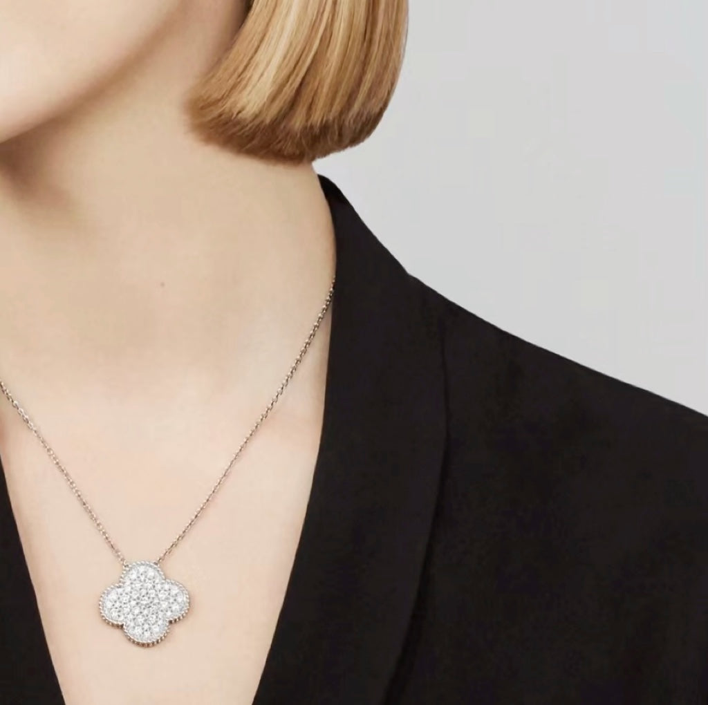 [⭐Renara]CLOVER 25MM LARGE PENDANT DIAMOND PAVED SILVER NECKLACE