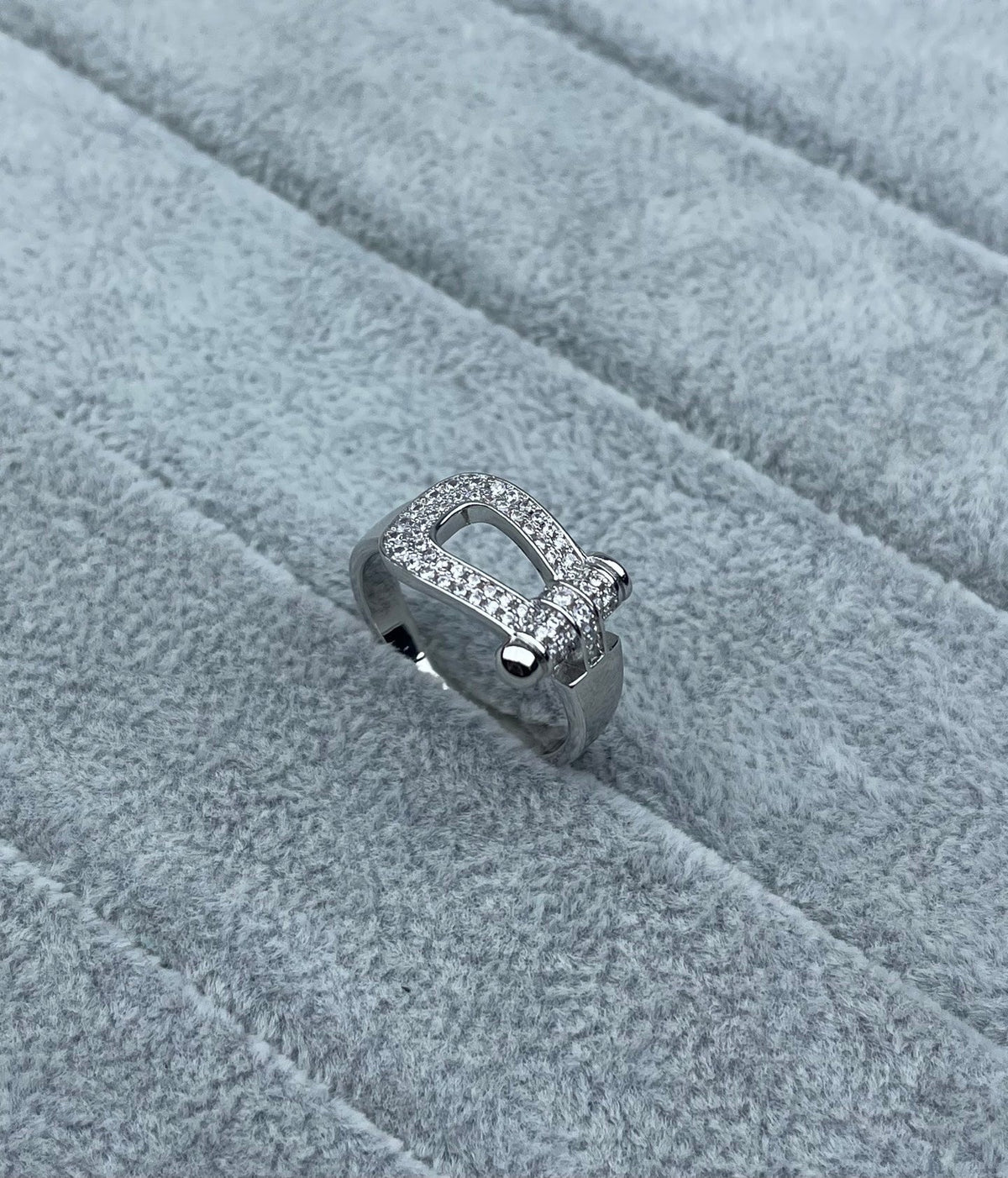 [⭐Renara]Wide Hoof-Shaped Diamond-Studded Ring