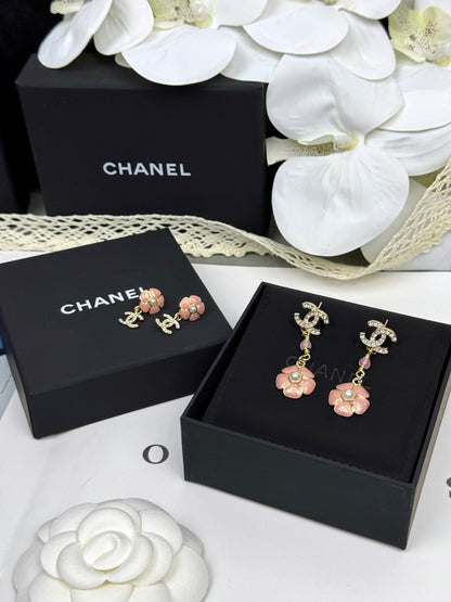 [⭐Renara]26C Pink Camellia Enamel Pendant with Double C Earrings