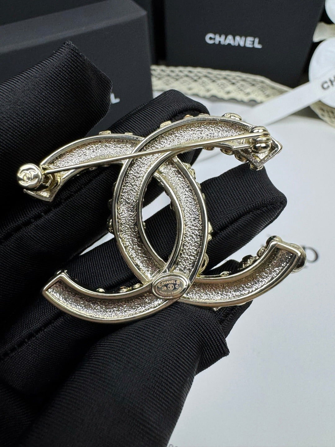 [⭐Renara]26C Pink-White Enamel Ice Cream Cone Double C Brooch