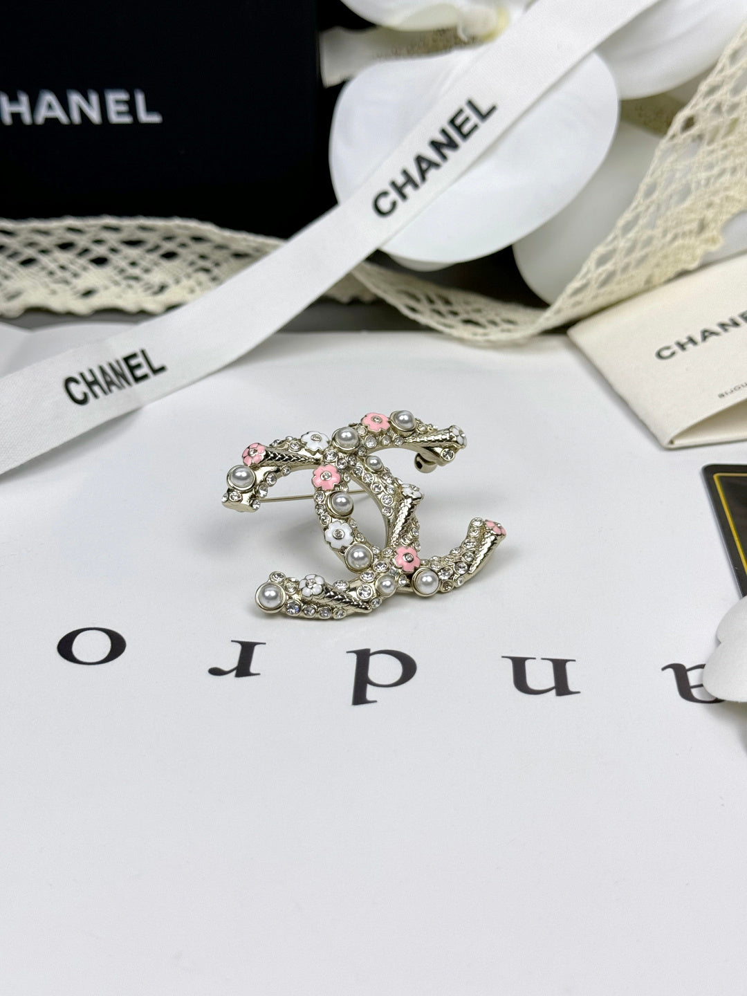 [⭐Renara]26C Pink-White Enamel Ice Cream Cone Double C Brooch