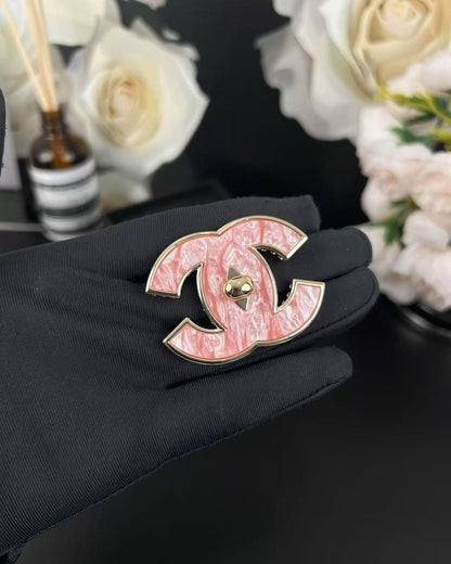 [⭐Renara]Pink Resin Classic Brooch 5cm
