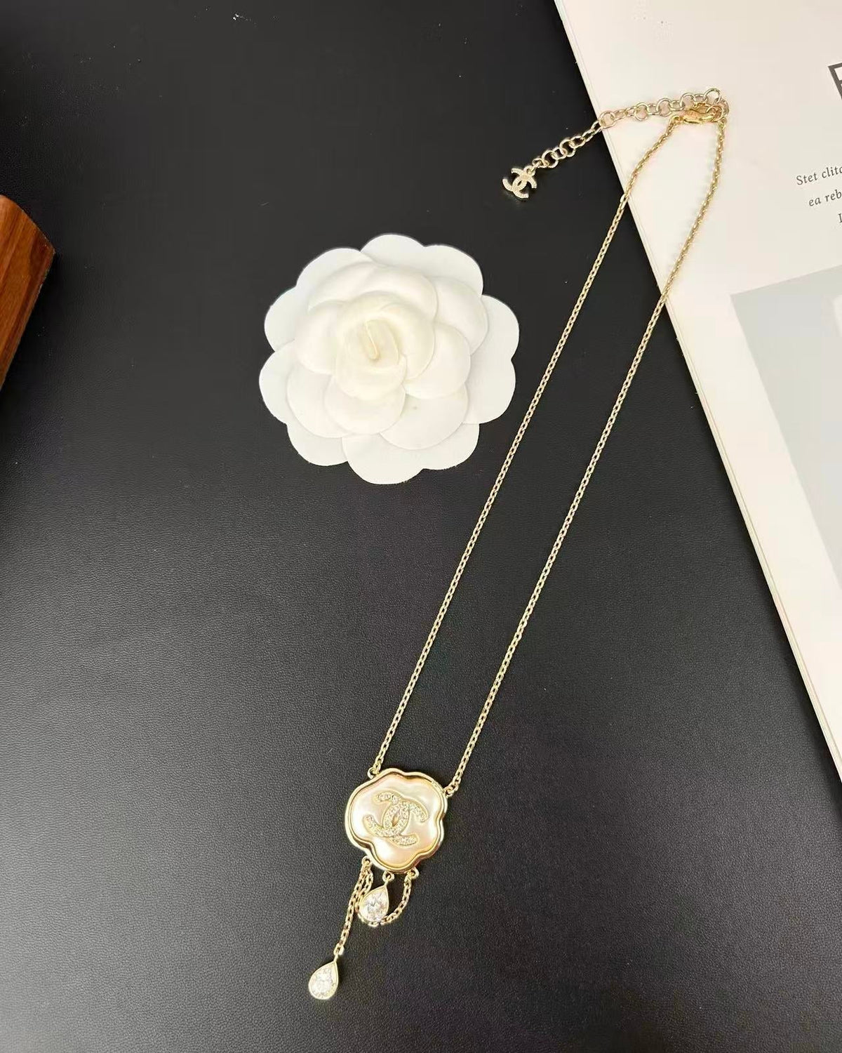 [⭐Renara]Cloud Pearl Mother-of-Pearl Diamond Chain Pendant Necklace