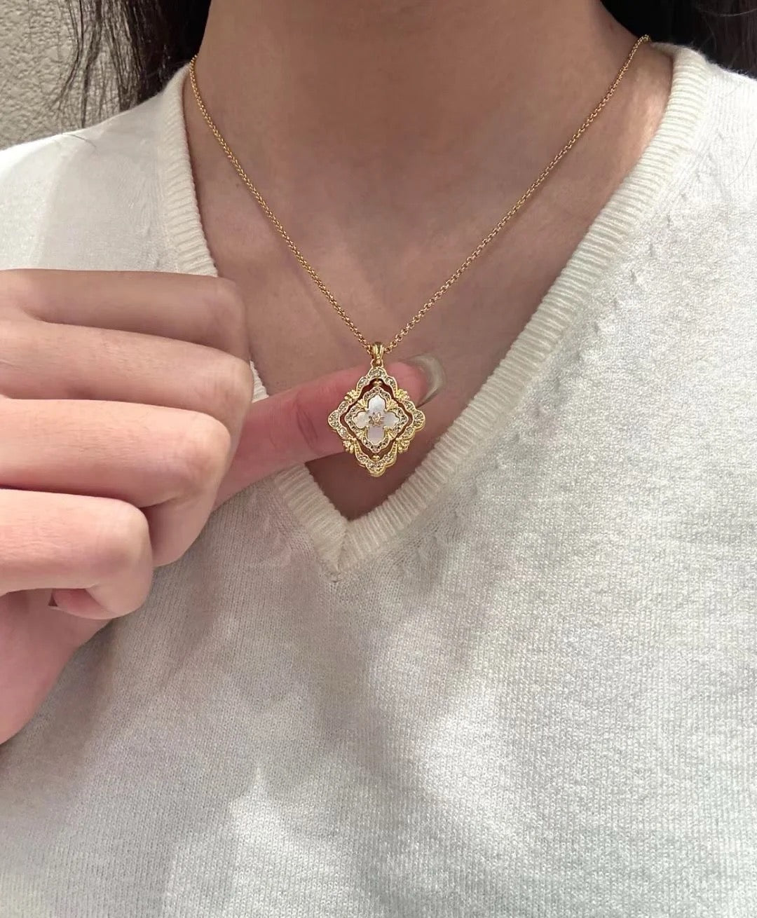 [⭐Renara] B.C.L ENAMEL ROTATING SINGLE-DIAMOND NECKLACE（Various colors）