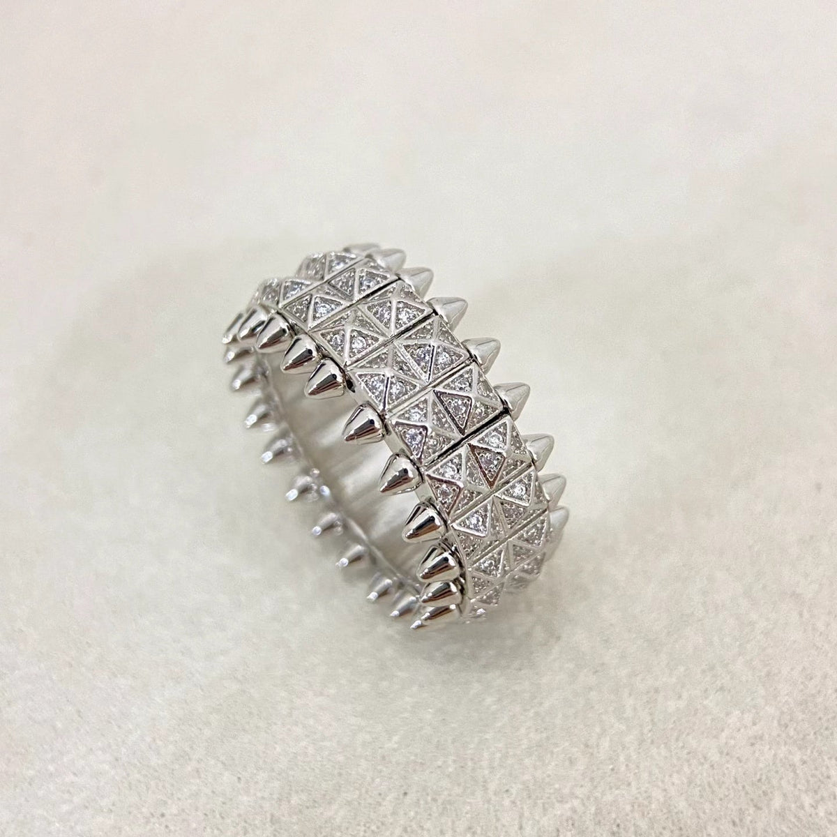 [⭐Renara]CLASH DOUBLE-ROW RIVET RING WITH DIAMOND SETTING