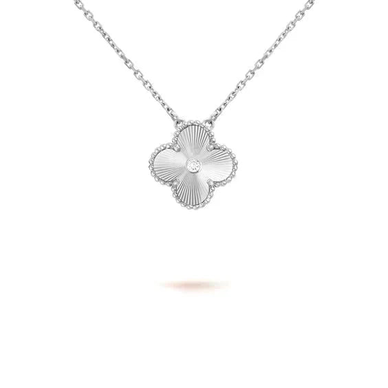 [⭐Renara]CLOVER  15MM DIAMOND LASER NECKLACE SILVER