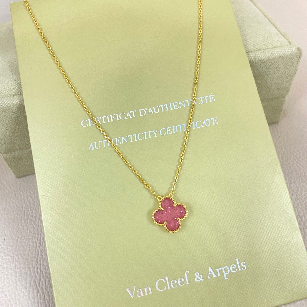 [⭐Renara]15MM BUBBLE PINK ENAMEL SINGLE-FLOWER FOUR-LEAF CLOVER NECKLACE
