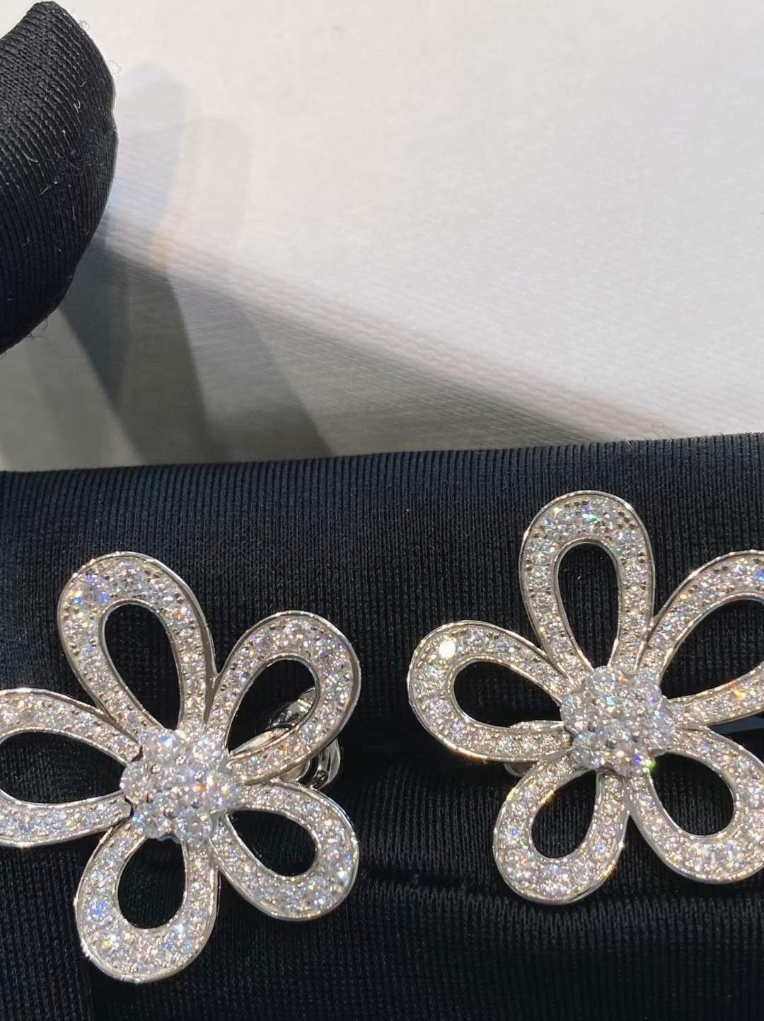[⭐Renara]FLOWERLACE EARRINGS FULL DIAMONDS