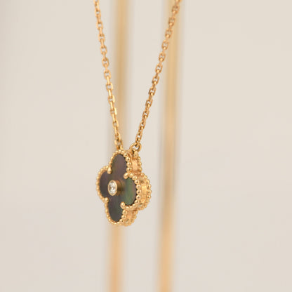 [⭐Renara]CLOVER 15MM DIAMOND AND MOTHER-OF-GREY NECKLACE