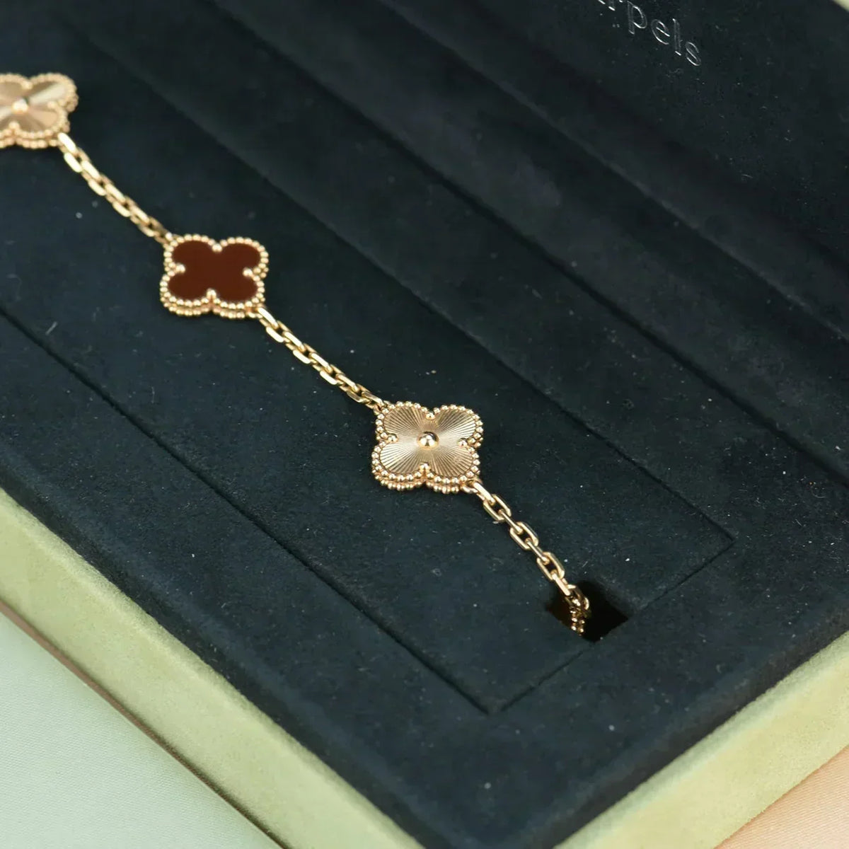 [⭐Renara] CLOVER 5 MOTIF RED CORNELIAN BRACELET COLLECTION