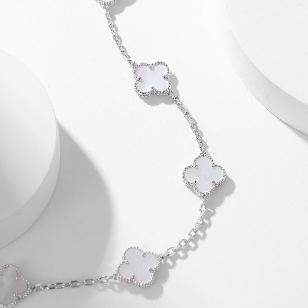 [⭐Renara]CLOVER 10 MOTIFS WHITE MOTHER OF PEARL NECKLACE