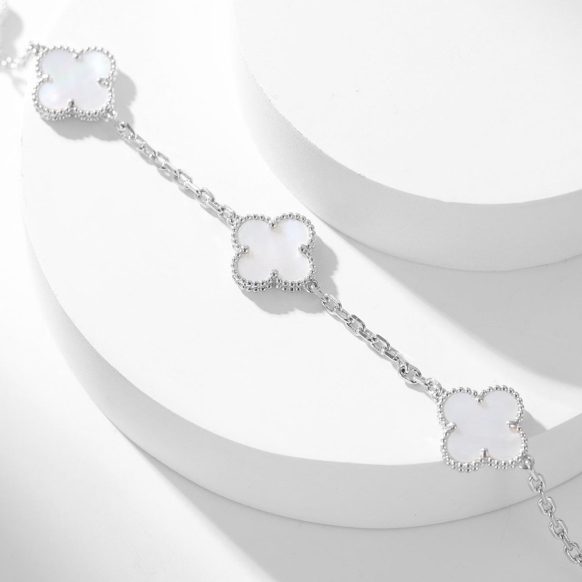 [⭐Renara]CLOVER 10 MOTIFS WHITE MOTHER OF PEARL NECKLACE