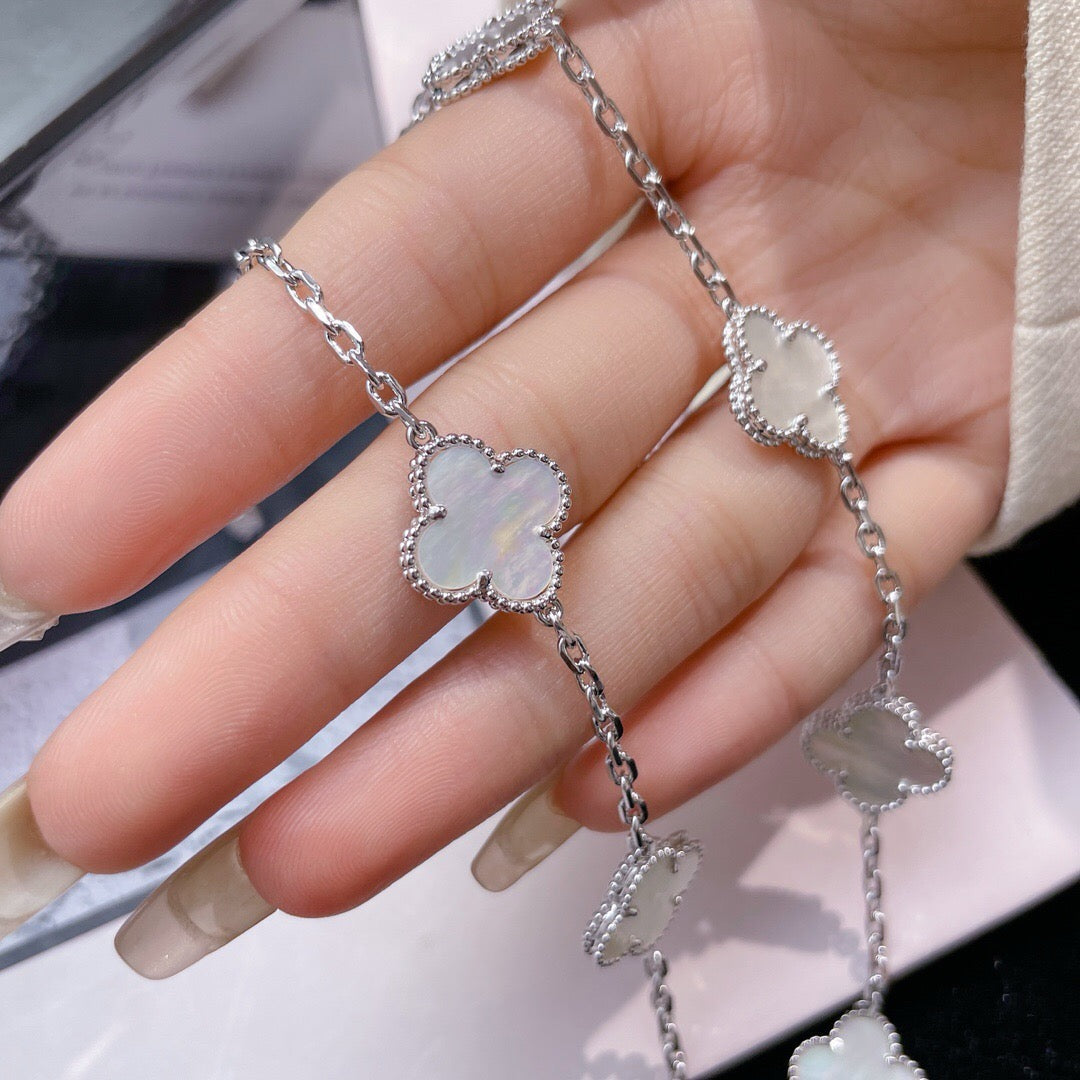 [⭐Renara]CLOVER 10 MOTIFS WHITE MOTHER OF PEARL NECKLACE
