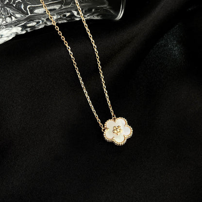 [⭐Renara]LUCKY  WHITE MOP  PLUM BLOSSOM NECKLACE