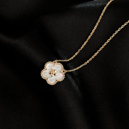 [⭐Renara]LUCKY  WHITE MOP  PLUM BLOSSOM NECKLACE