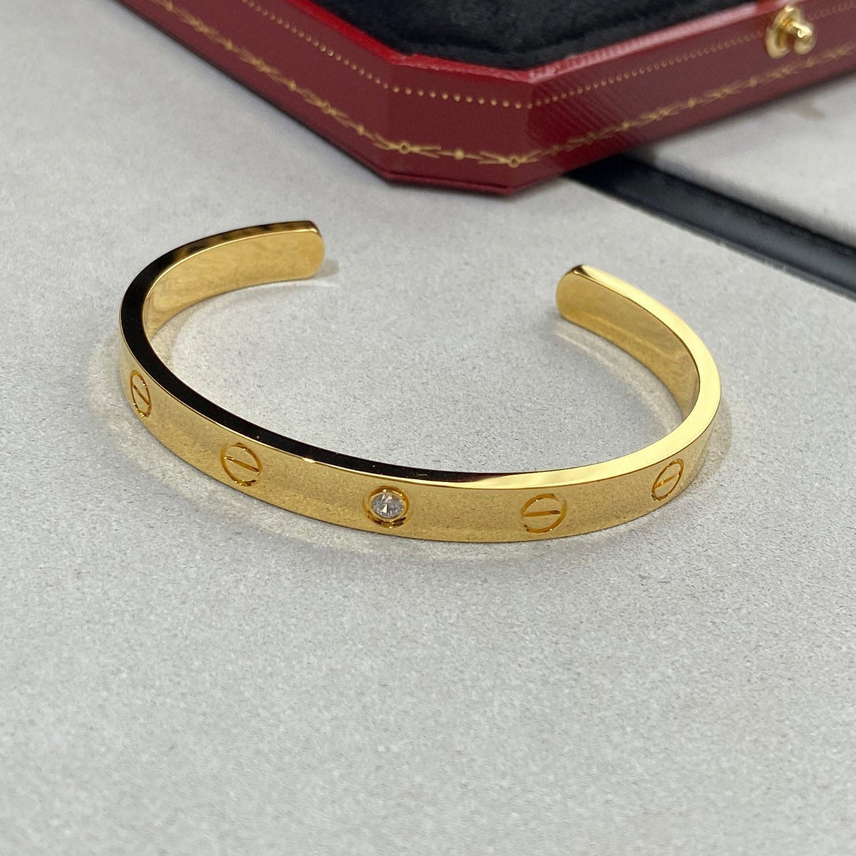 [⭐Renara]LOVE BRACELET 6.1MM 1 DIAMOND OPEN CUFF