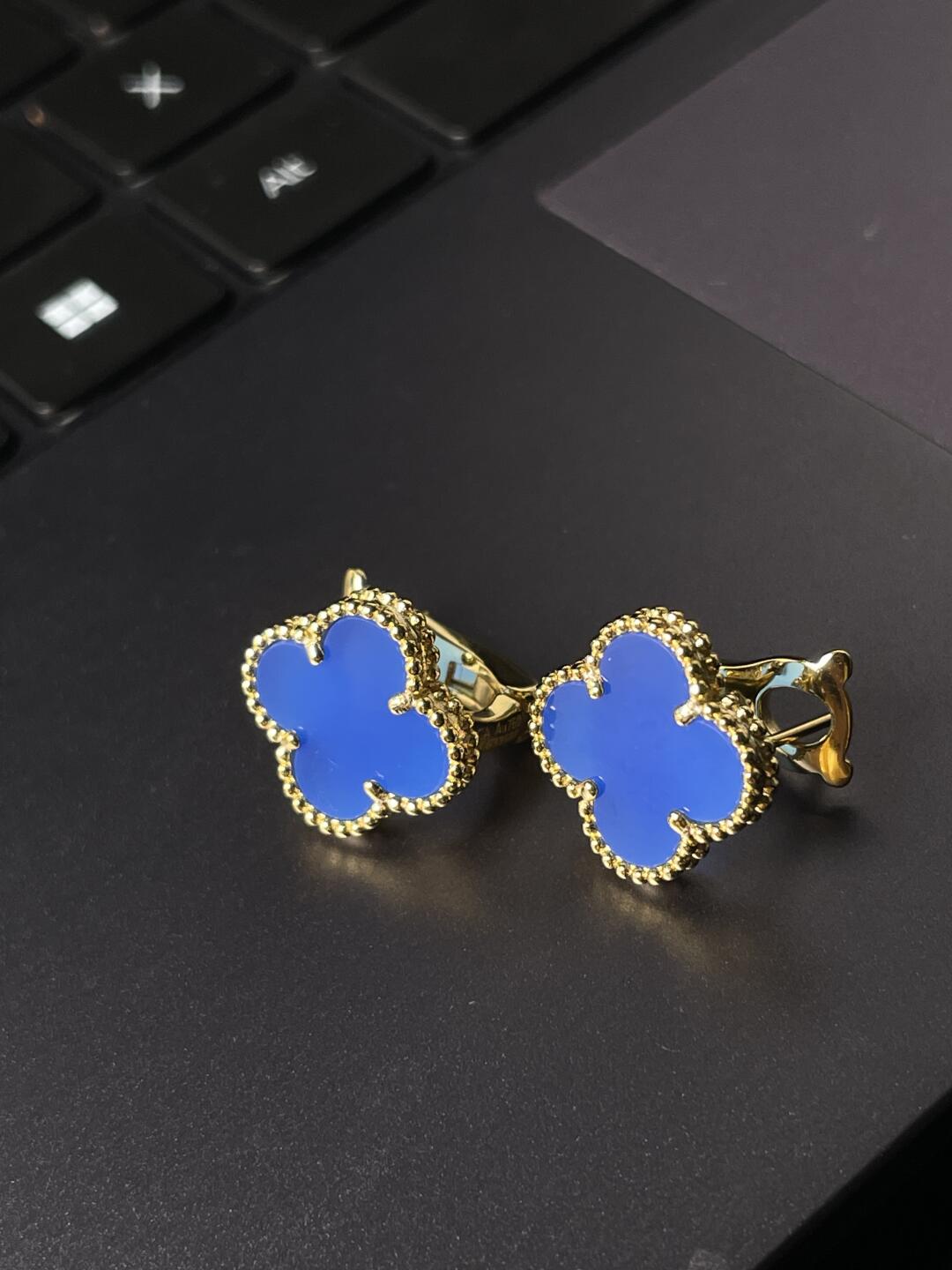 [⭐Renara] CLOVER LARGE (20mm) 1 MOTIFS BLUE MOP STUD EARRINGS