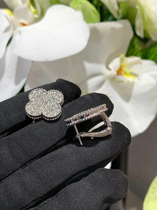 [⭐Renara]CLOVER 20MM MOTIFS DIAMOND STUD EARRINGS SILVER