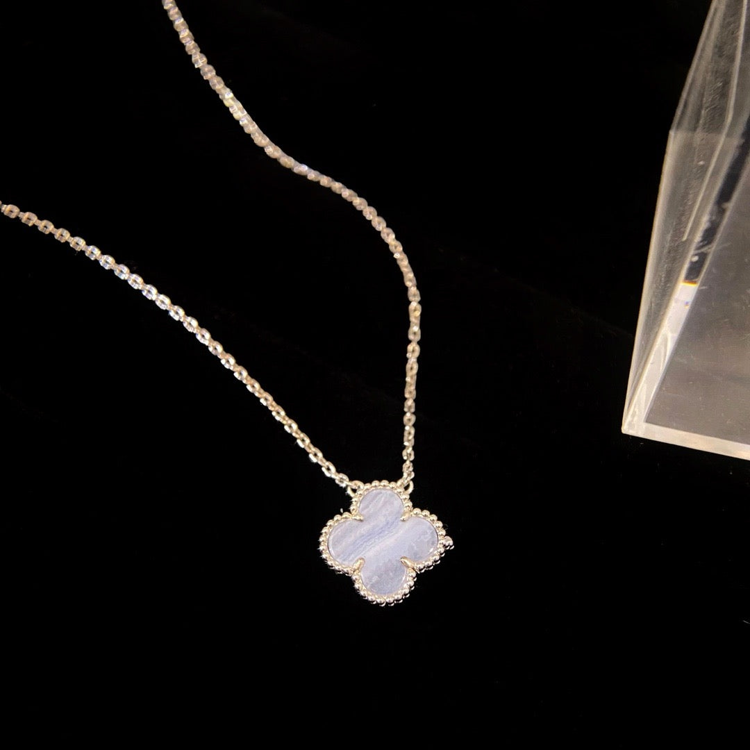 [⭐Renara]CLOVER 15MM BLUE CHALCEDONY NECKLACE SILVER