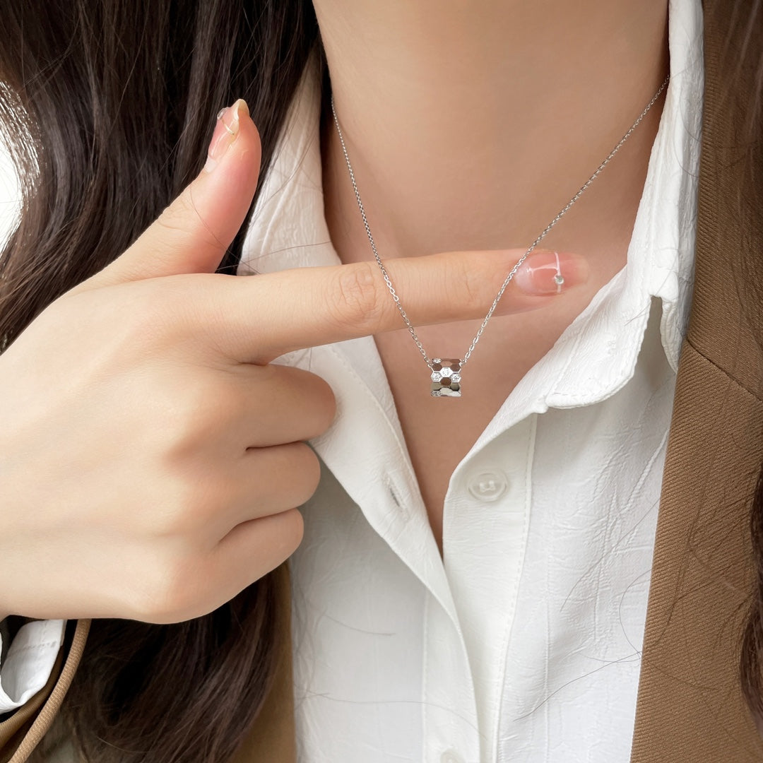 [⭐Renara]BEE MINI PEDANT DIAMOND NECKLACE