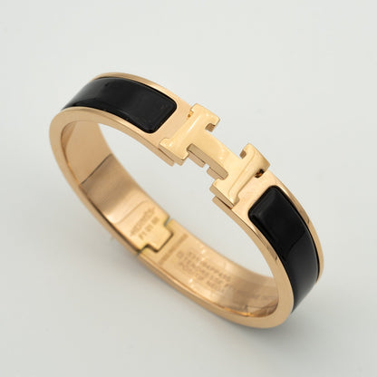 [⭐Renara]H BLACK BRACELET