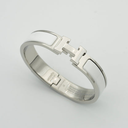 [⭐Renara]H WHITE BRACELET