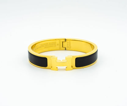 [⭐Renara]H BLACK BRACELET