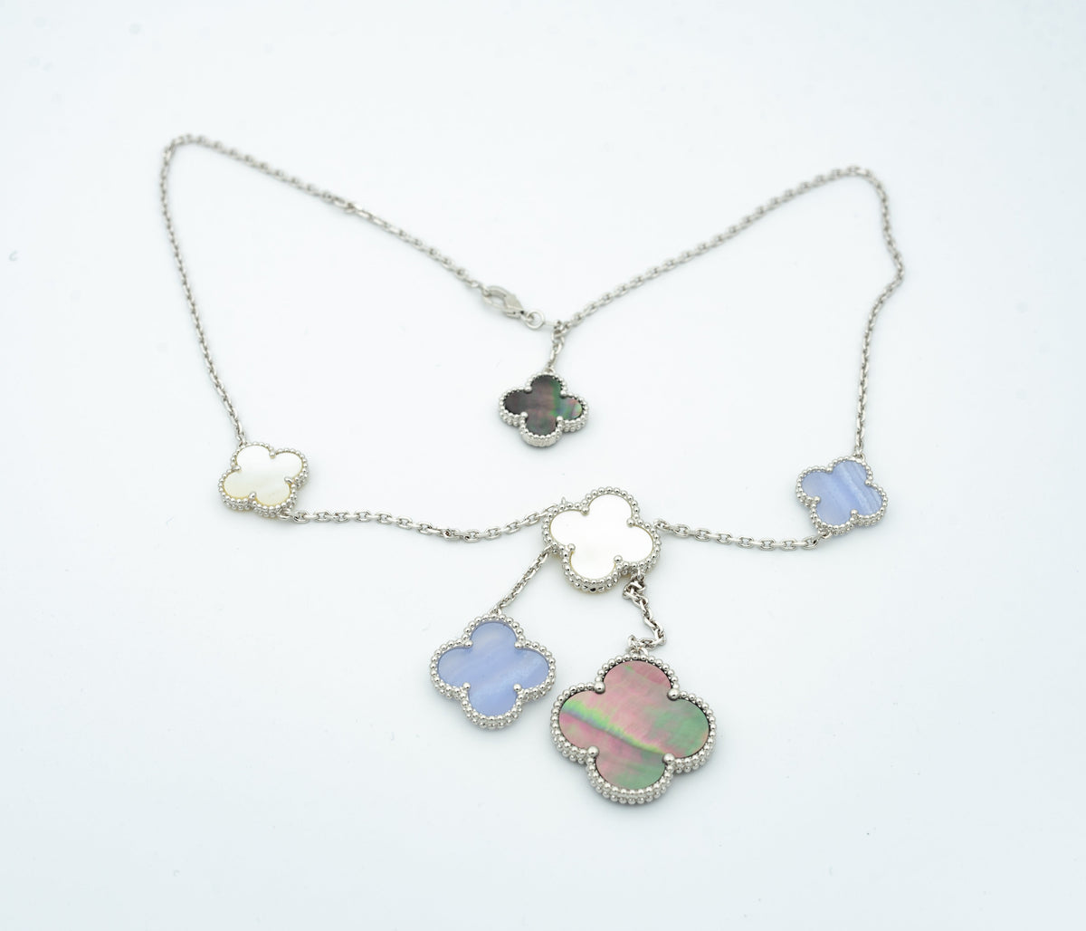 [⭐Renara]CLOVER MOP CHALCEDONY NECKLACE SILVER 6 MOTIF