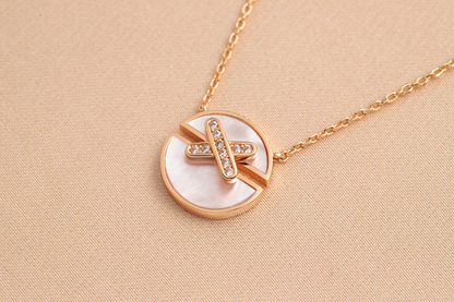 [⭐Renara]JEUX DE PINK GOLD DIAMOND NECKLACE