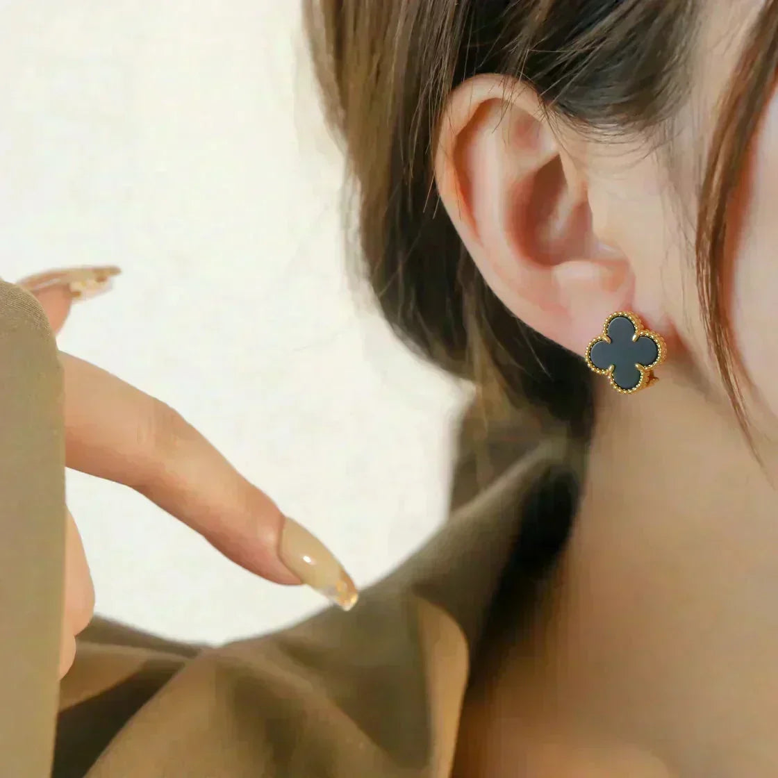 [⭐Renara]CLOVER MEDIUM 1 MOTIFS  ONYX STUD EARRINGS
