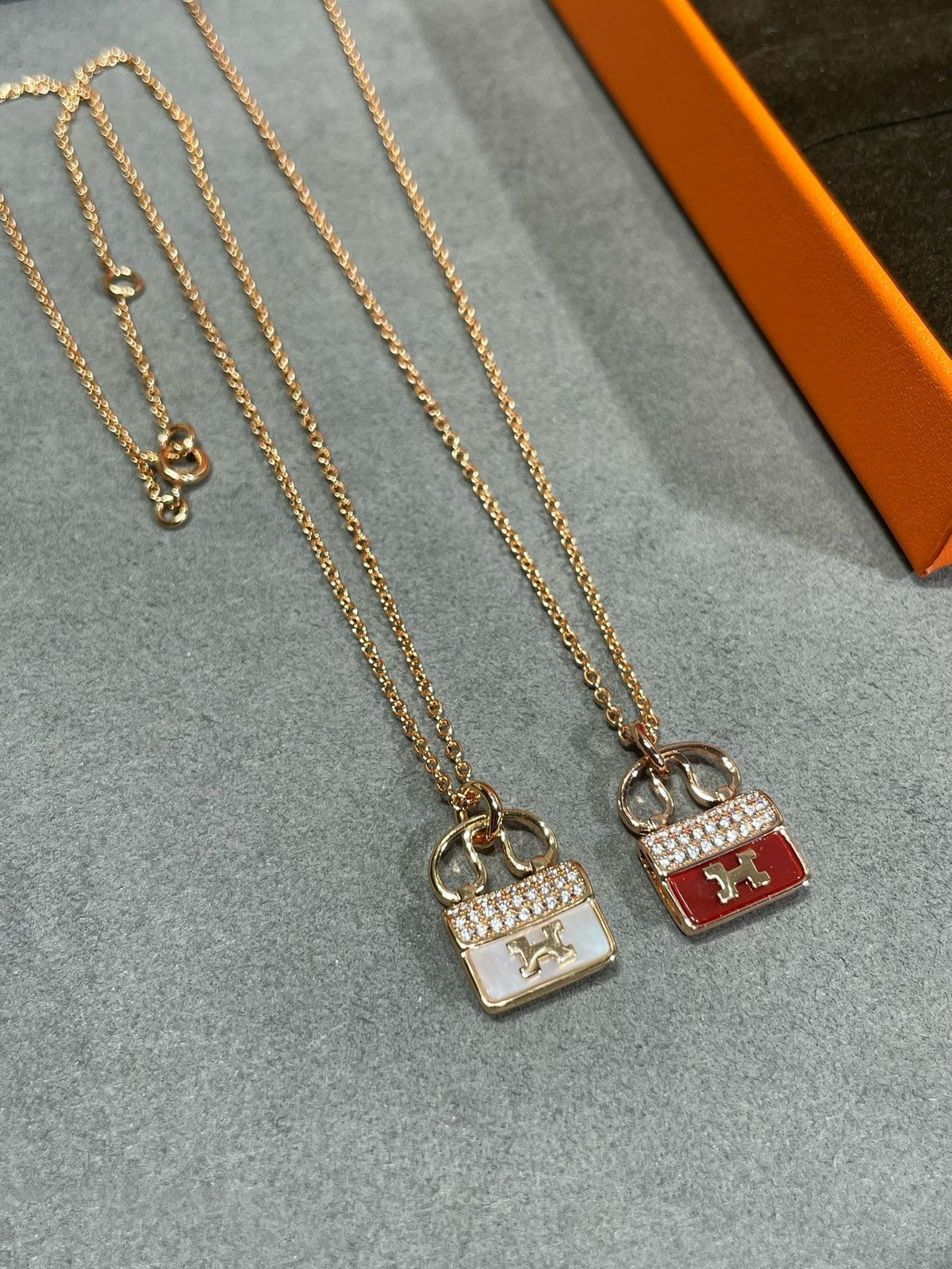 [⭐Renara]H CIRCE MOISSANITE PENDANT NECKLACE GOLD