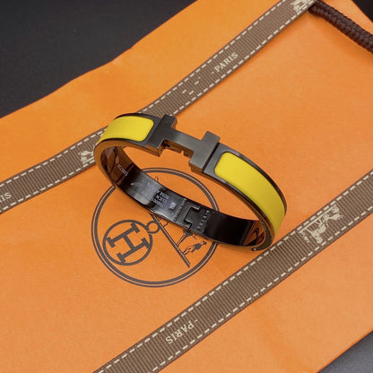[⭐Renara]CLIC HM SO BLACK YELLOW BRACELET