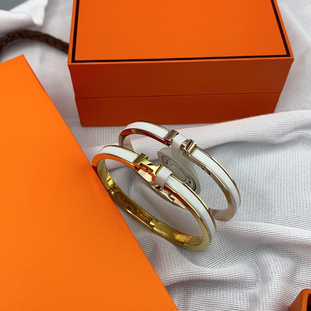 [⭐Renara]CLASSIC HM CLIC WHITE 8MM ENAMEL BRACELET
