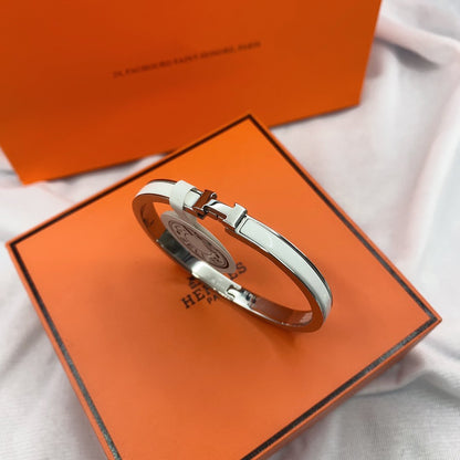 [⭐Renara]CLASSIC HM CLIC WHITE 8MM ENAMEL BRACELET