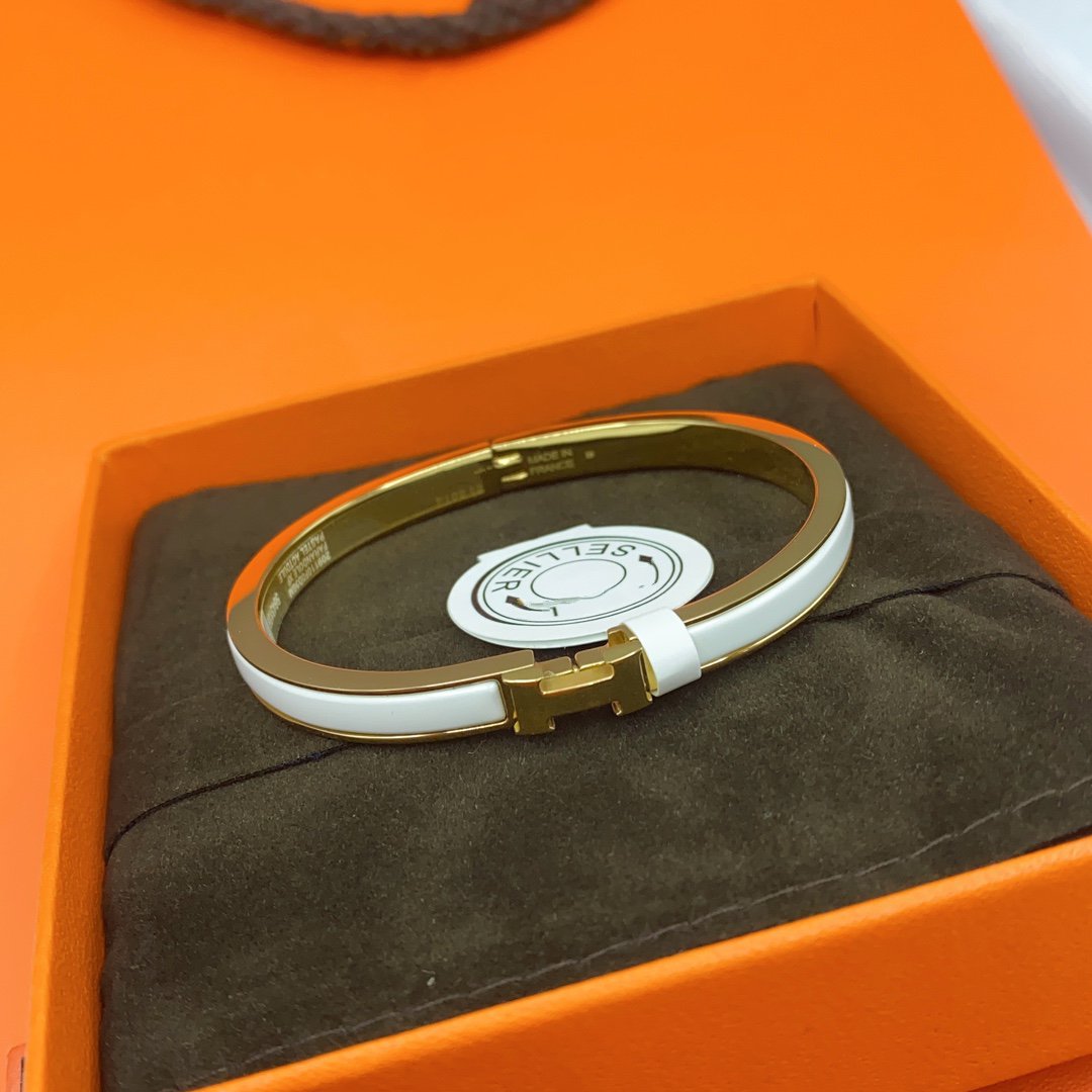 [⭐Renara]CLASSIC HM CLIC WHITE 8MM ENAMEL BRACELET