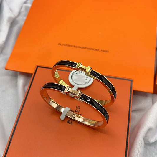 [⭐Renara]CLASSIC HM CLIC BLACK 8MM ENAMEL BRACELET