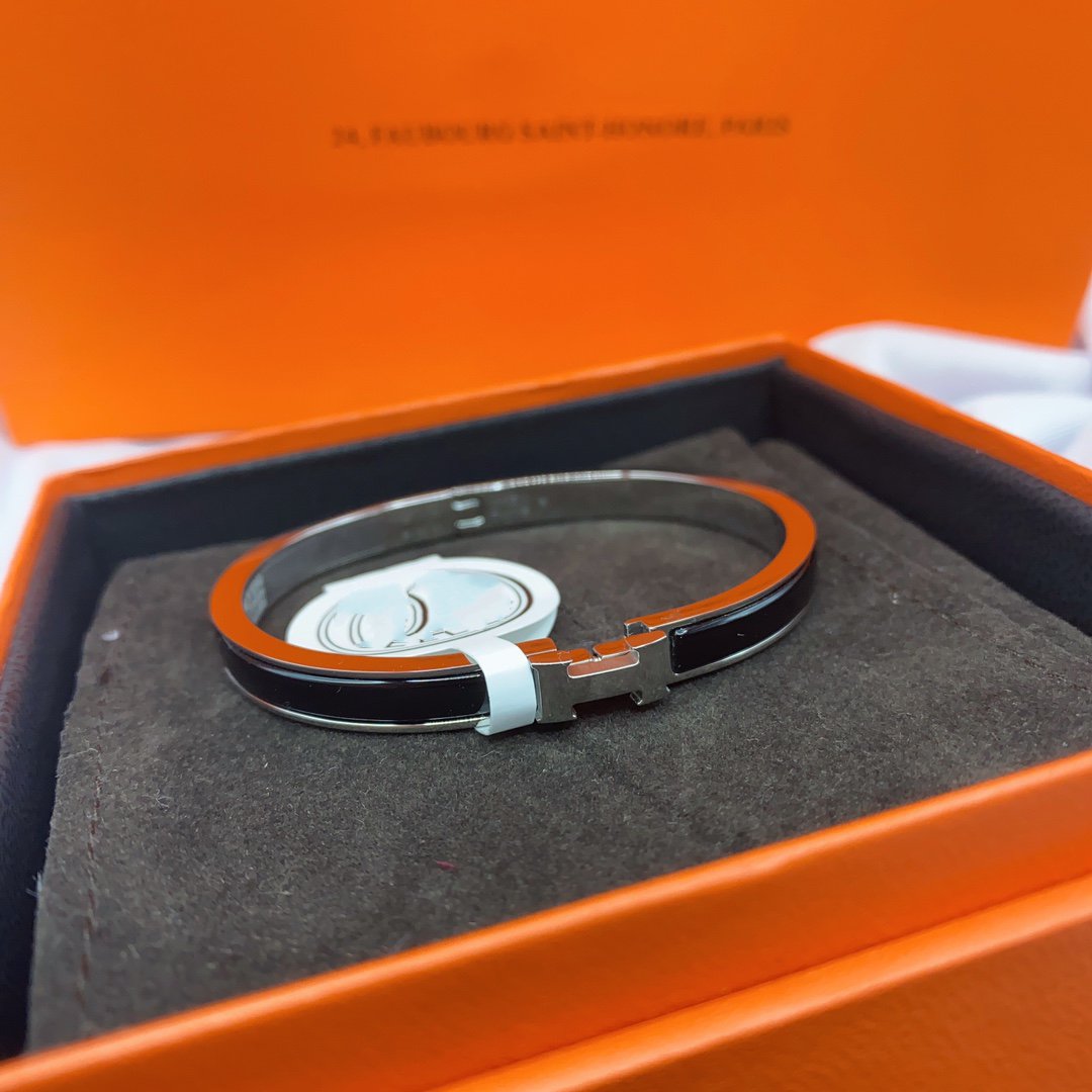 [⭐Renara]CLASSIC HM CLIC BLACK 8MM ENAMEL BRACELET