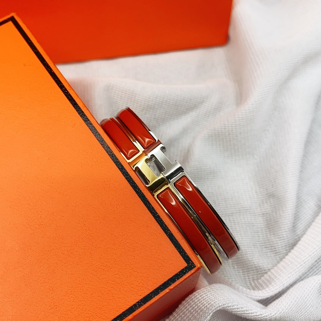 [⭐Renara]CLASSIC HM CLIC RED 8MM ENAMEL BRACELET