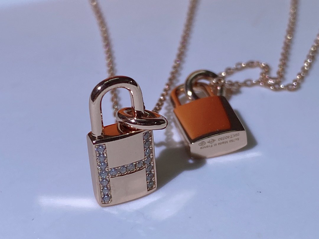 [⭐Renara]HM ADVANCED NICHE LOCK HEAD NECKLACE DIAMONDS