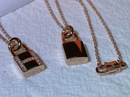 [⭐Renara]HM ADVANCED NICHE LOCK HEAD NECKLACE DIAMONDS