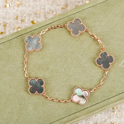[⭐Renara] CLOVER 5 MOTIF GRAY MOP BRACELET COLLECTION