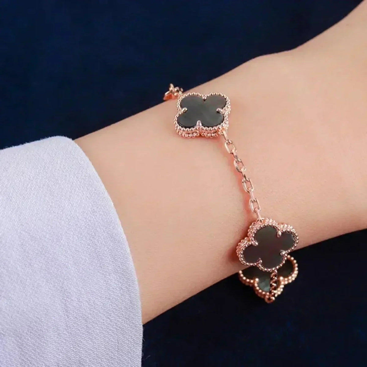 [⭐Renara] CLOVER 5 MOTIF GRAY MOP BRACELET COLLECTION