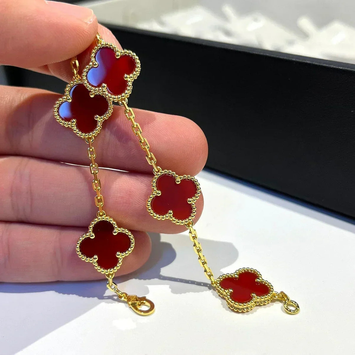 [⭐Renara] CLOVER 5 MOTIF RED CORNELIAN BRACELET COLLECTION