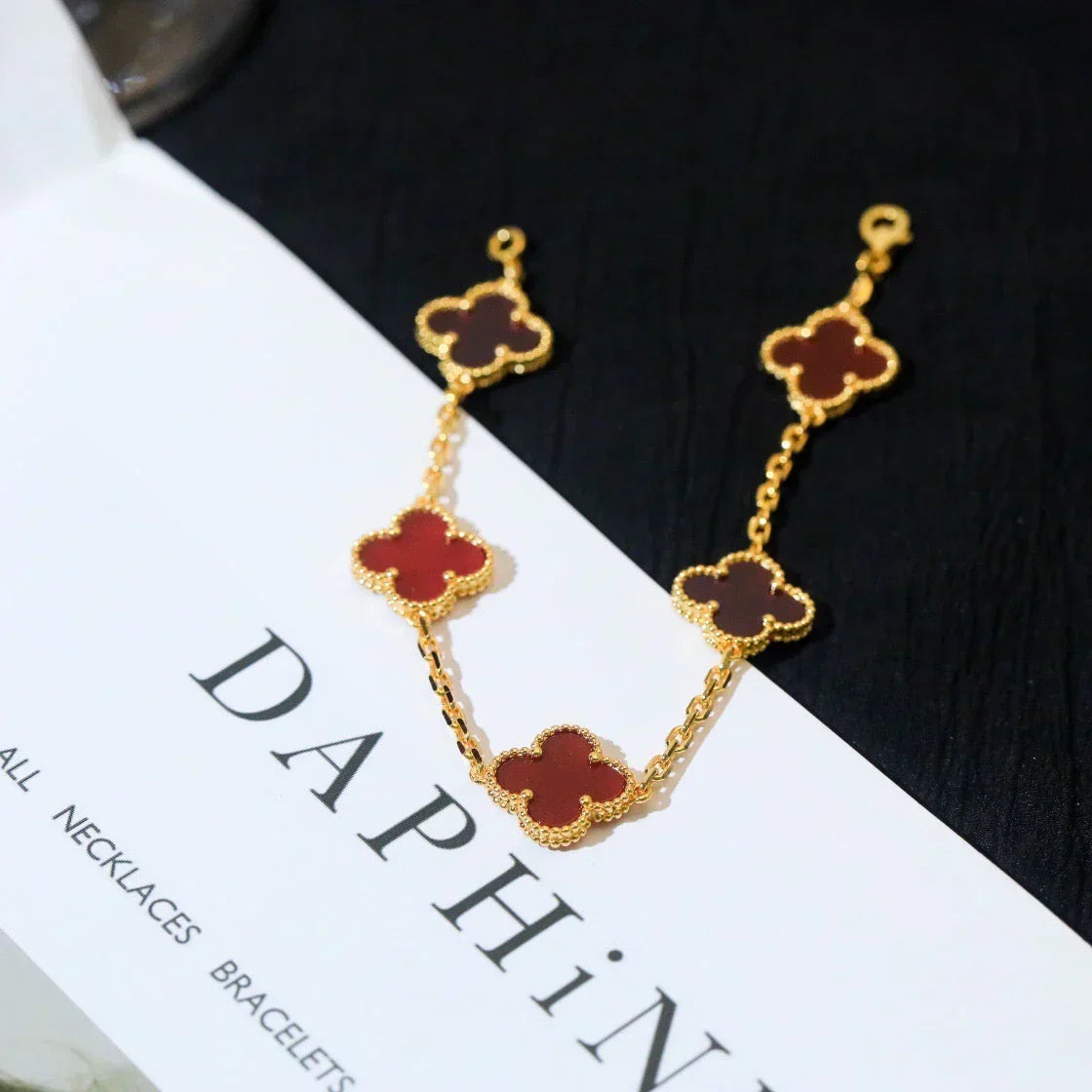 [⭐Renara] CLOVER 5 MOTIF RED CORNELIAN BRACELET COLLECTION