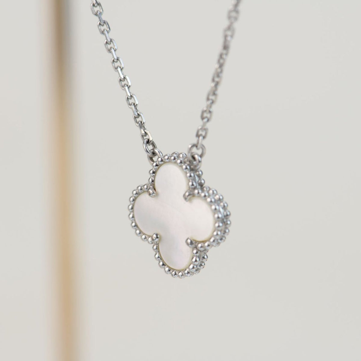 [⭐Renara]CLOVER  15MM WHITE MOTHER-OF-PEARL SILVER