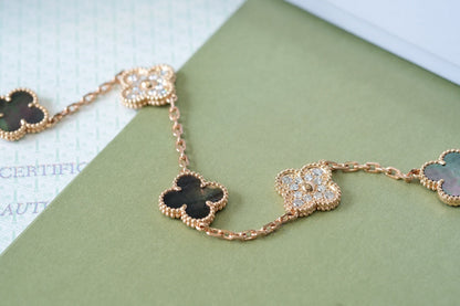 [⭐Renara] CLOVER 5 MOTIF GRAY MOP BRACELET COLLECTION