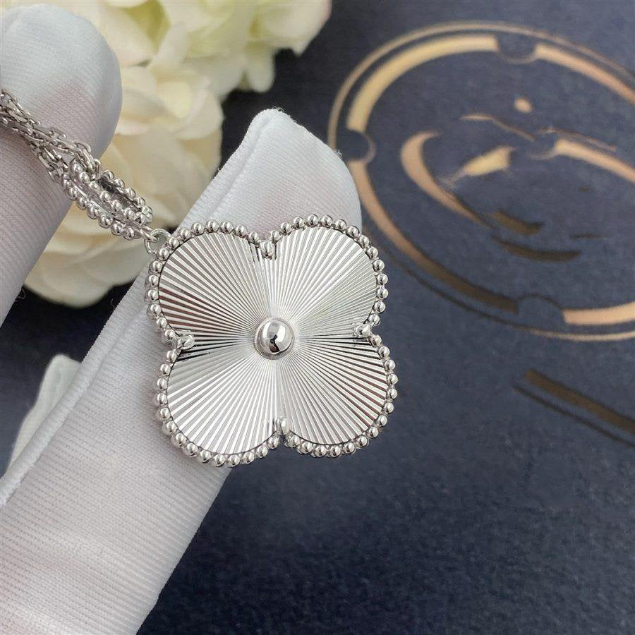 [⭐Renara]CLOVER 25MM SILVER BIG CLOVER NECKLACE