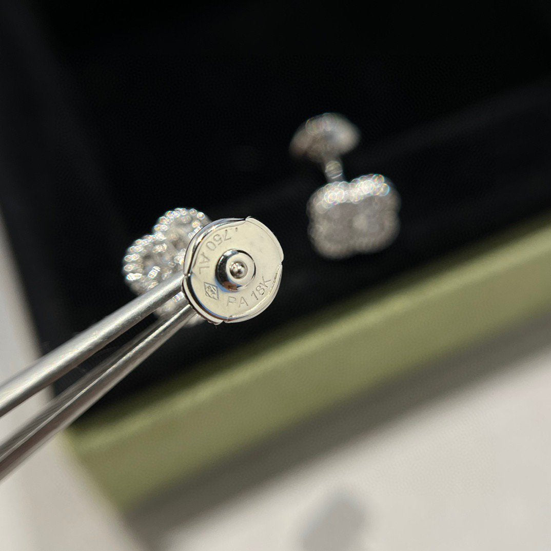 [⭐Renara]CLOVER MINI DIAMOND STUD EARRINGS